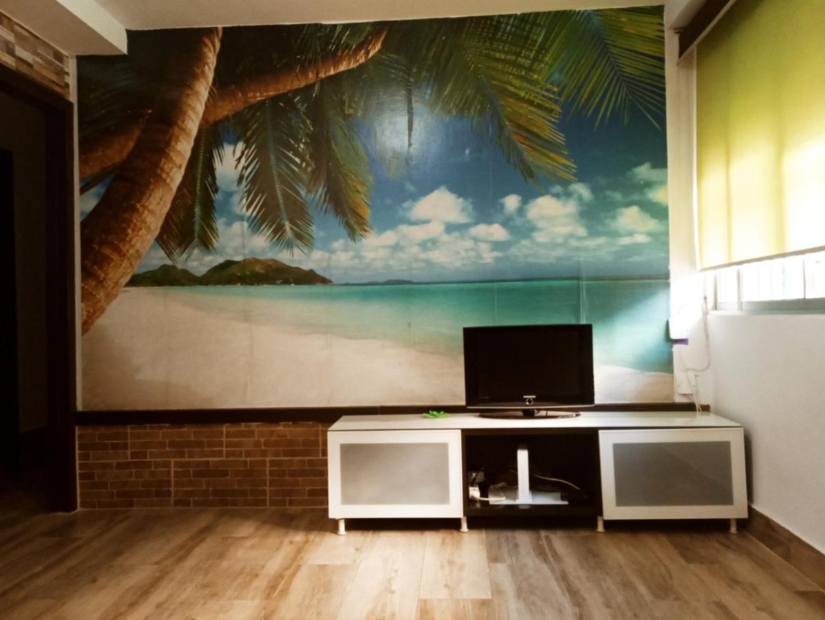 Precioso Apartamento 3 Habitaciones. Con Patio. Camas Bagian luar foto