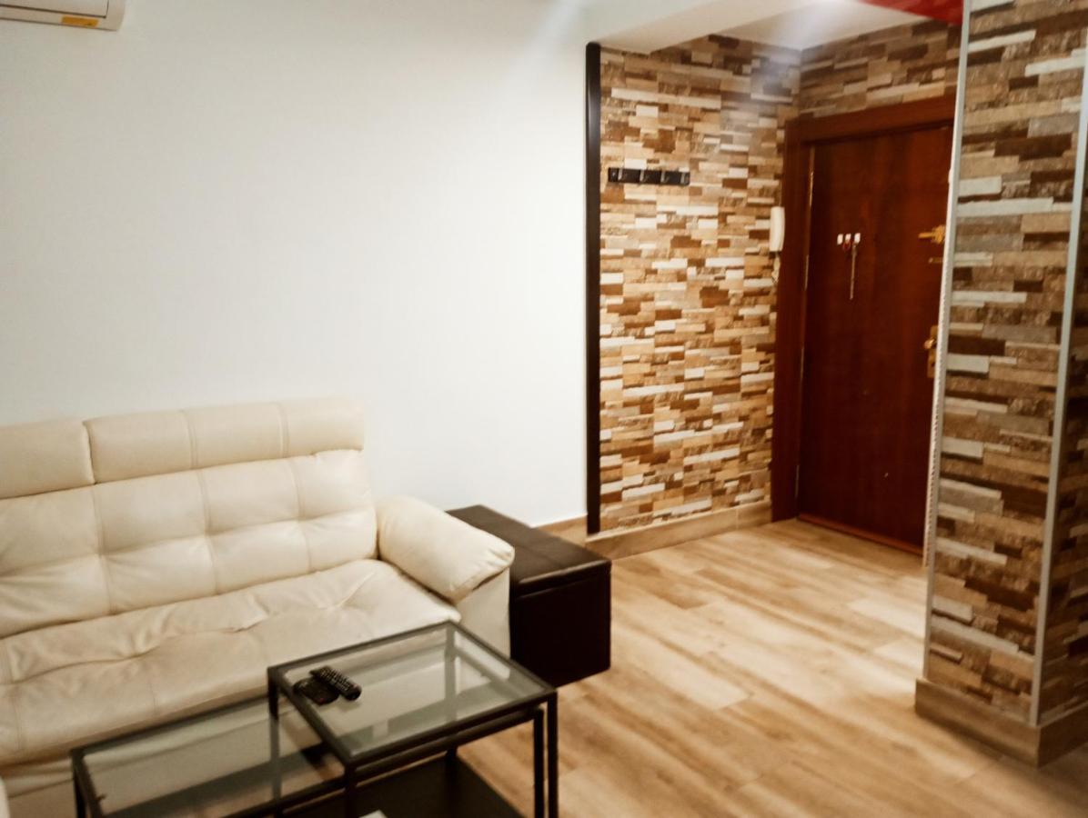 Precioso Apartamento 3 Habitaciones. Con Patio. Camas Bagian luar foto