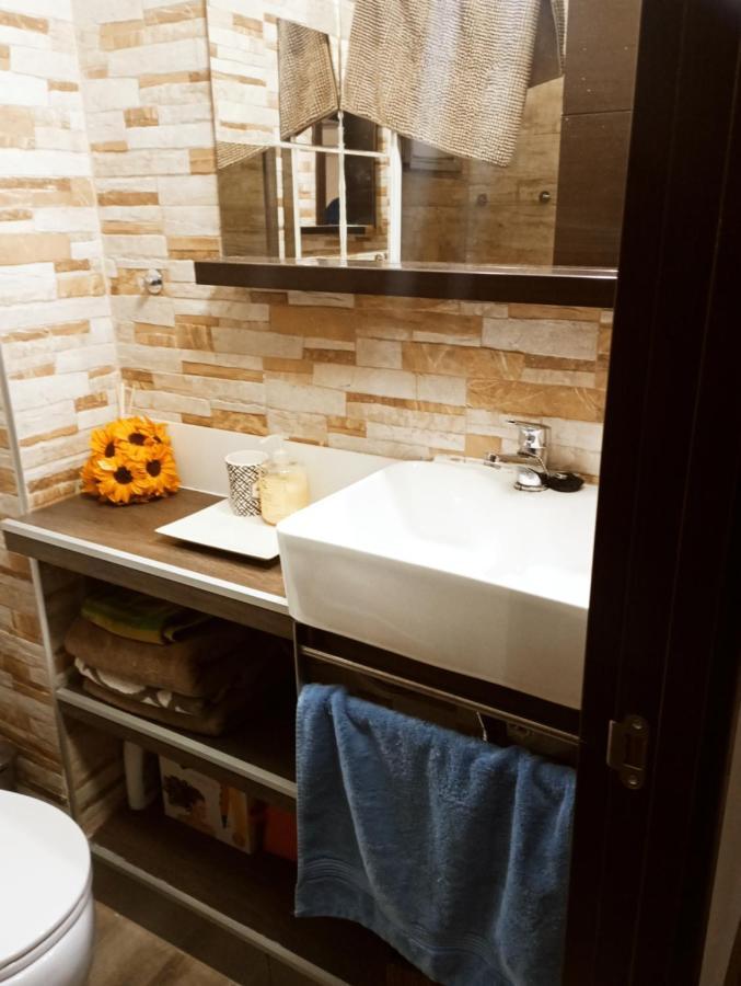 Precioso Apartamento 3 Habitaciones. Con Patio. Camas Bagian luar foto