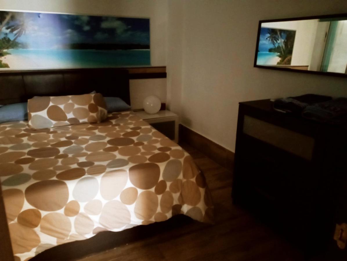 Precioso Apartamento 3 Habitaciones. Con Patio. Camas Bagian luar foto
