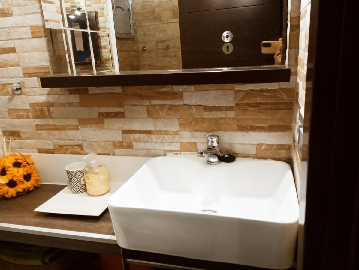 Precioso Apartamento 3 Habitaciones. Con Patio. Camas Bagian luar foto