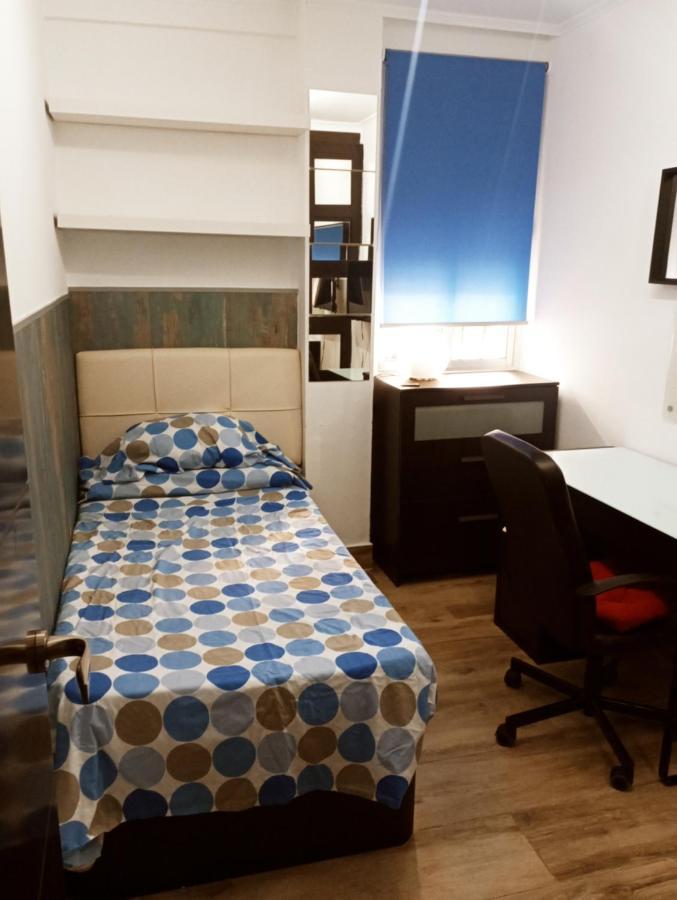 Precioso Apartamento 3 Habitaciones. Con Patio. Camas Bagian luar foto